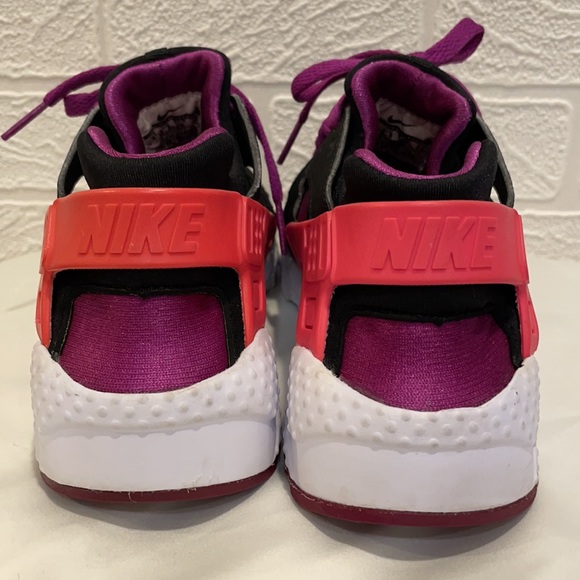 Nike Youth Sneakers - Picture 3 of 7